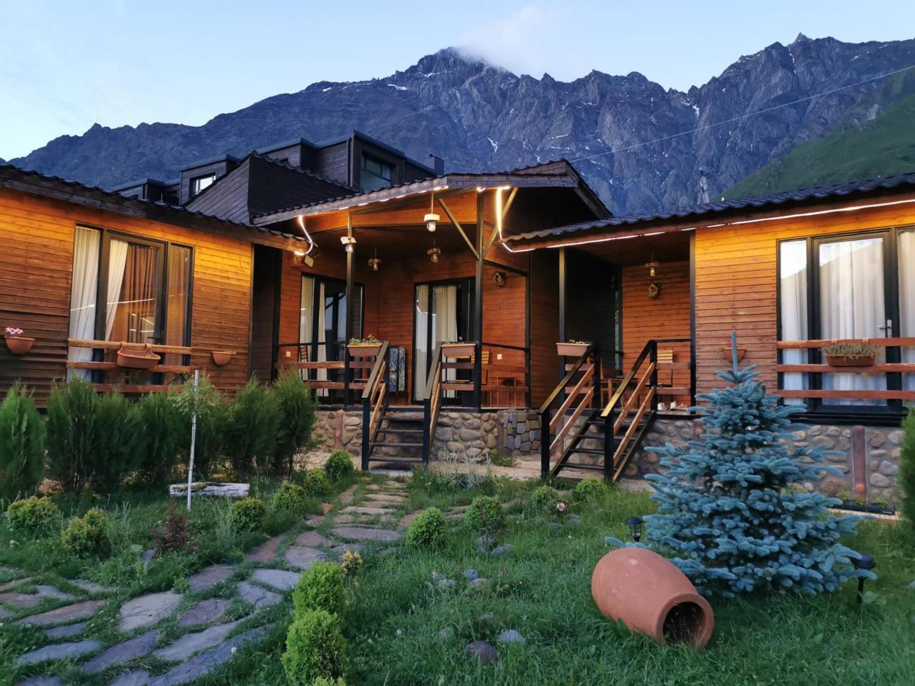 Panorama Cottages Kazbegi Exteriör bild